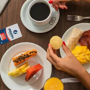 Hotel Valerim / Navegantes